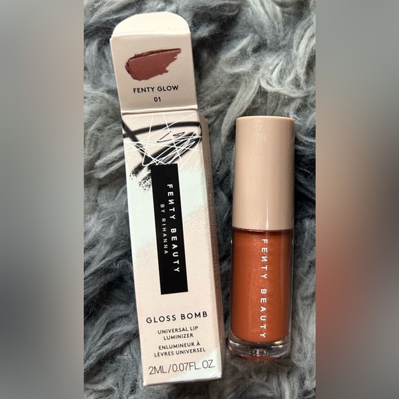 FENTY BEAUTY Gloss Bomb Universal Lip Luminizer - Picture 2 of 12